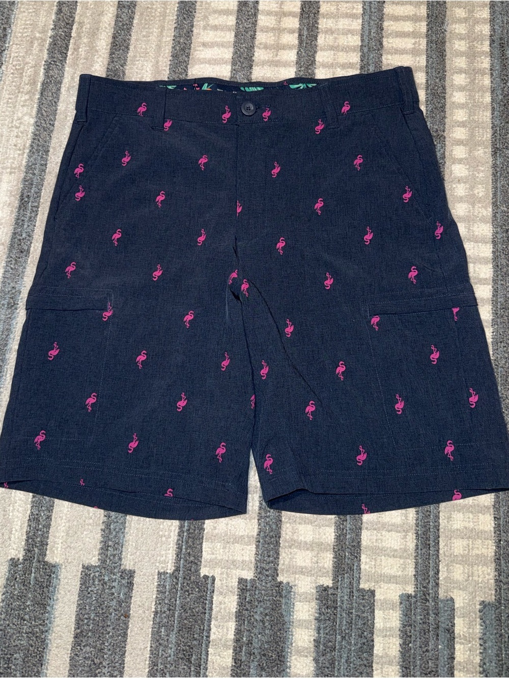Birdie Bound Men’s Navy Blue Golf Performance Shorts Sz 32 Flamingo Pattern
